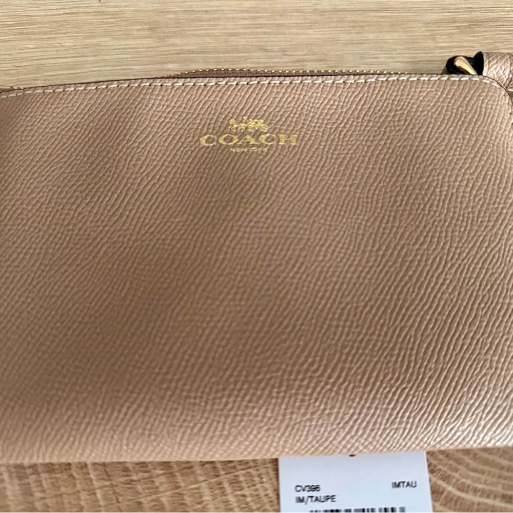 Coach Tan Leather Clutch Timeless Design